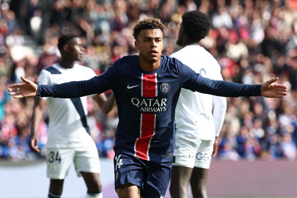 易对三支球 易对三支球